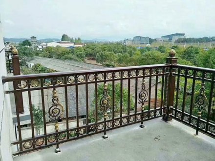 陽(yáng)臺(tái)欄桿用什么材質(zhì)好？