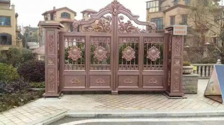 庭院鋁藝大門廠家發(fā)展需要找關(guān)鍵！
