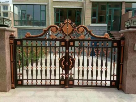 濰坊鋁藝大門環(huán)保型及美觀？