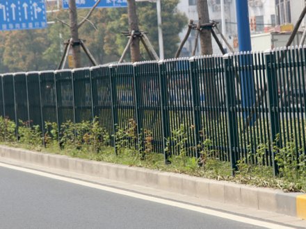 鋅鋼護(hù)欄和鐵藝護(hù)欄的區(qū)別有哪些？